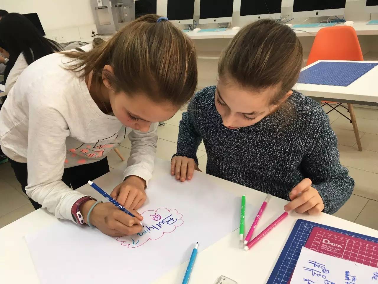 导的孩子思维训练第一条是同理心AG真人平台斯坦福和MIT都倡(图3)